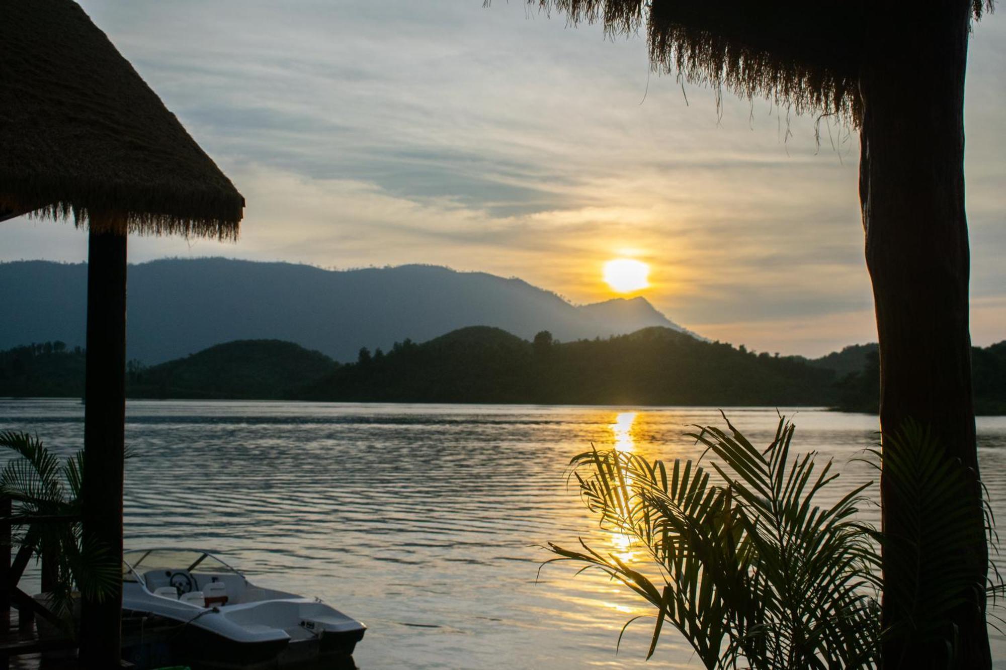 Sunset Nam Ngum Resort 방 비엥 외부 사진